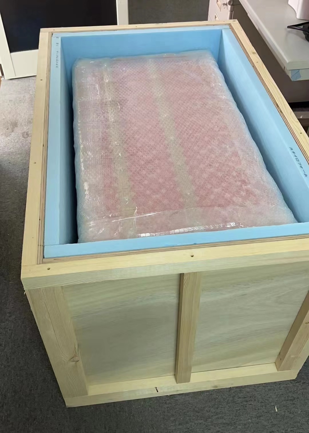 外贸公司不自己开通UPS账号？而找国际货代代理国际快递进口？